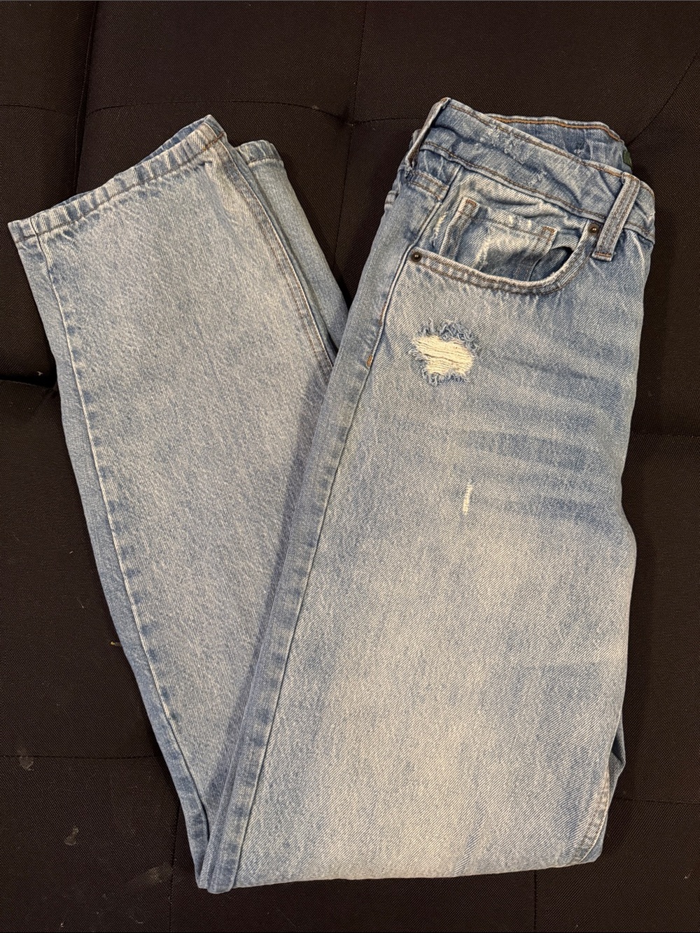 NWOT wild fable Light Blue Relaxed Fit women’s Jeans with Distressed Accents